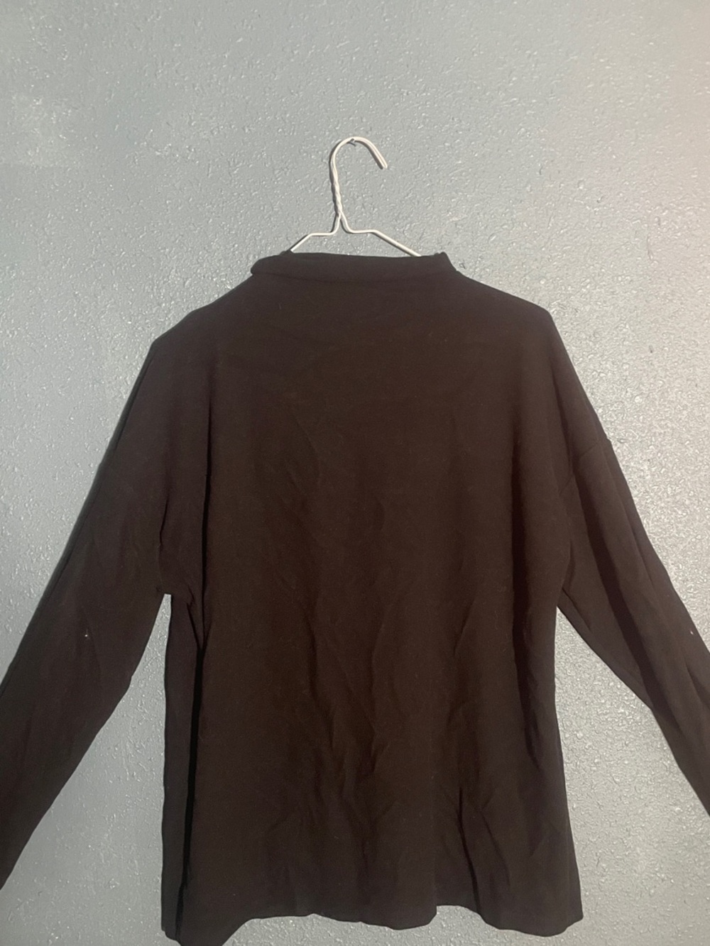 Black Women’s Long-Sleeve small Turtleneck Top